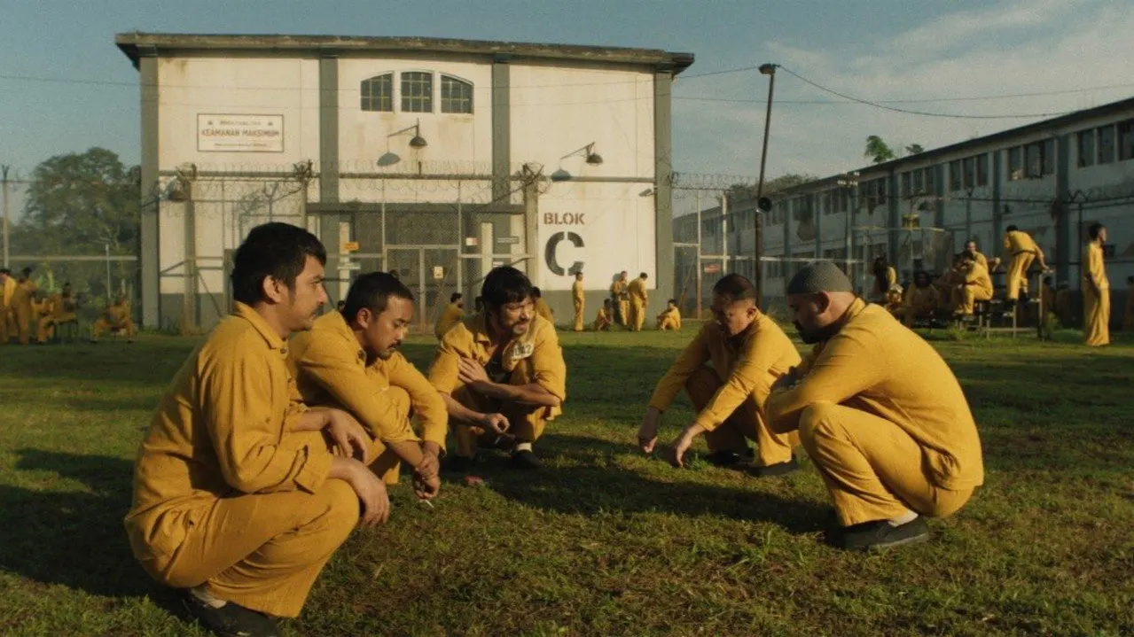 Watch Ghost in the Cell